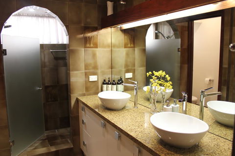 Jacaranda Hideaway Bed & Breakfast - Dalby Accommodation 7