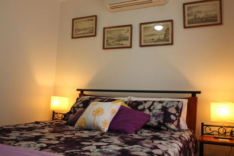Jacaranda Hideaway Bed & Breakfast - Dalby Accommodation 8