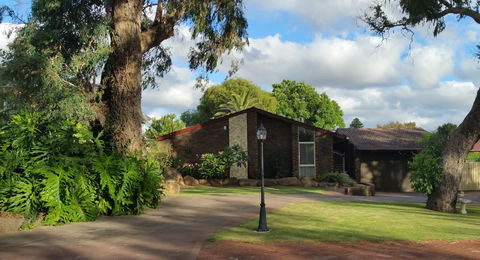 Jacaranda Hideaway Bed & Breakfast - Dalby Accommodation 16