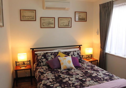 Jacaranda Hideaway Bed & Breakfast - Dalby Accommodation 2