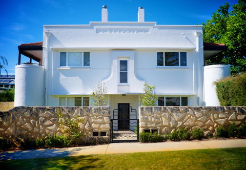 Cottesloe Bel-Air Apartment - Dalby Accommodation 4