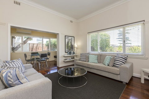 Cottesloe Bel-Air Apartment - Dalby Accommodation 0