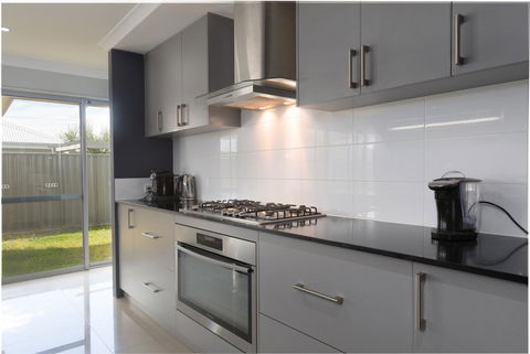 Rainbow Dream House - Dalby Accommodation 19