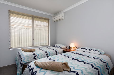 Rainbow Dream House - Dalby Accommodation 15