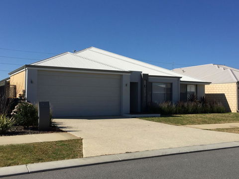 Rainbow Dream House - Dalby Accommodation 27