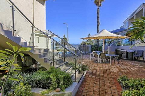 Beachfront @ Scarbs - Dalby Accommodation 4