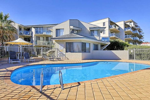 Beachfront @ Scarbs - Dalby Accommodation 5