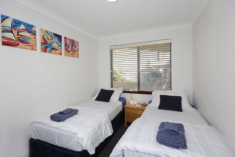 Beachfront @ Scarbs - Dalby Accommodation 8