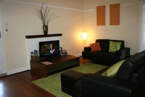Kenata-Fairway Apartment Hotel - Dalby Accommodation 1