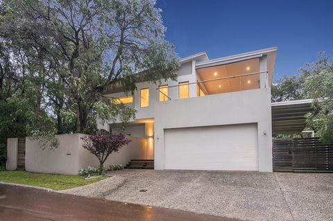 Calm Waters - Dalby Accommodation 1