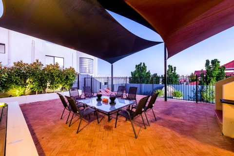 Perth Luxury Accommodation - Dalby Accommodation 12