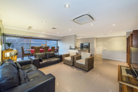 Perth Luxury Accommodation - Dalby Accommodation 42