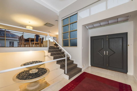 Perth Luxury Accommodation - Dalby Accommodation 35