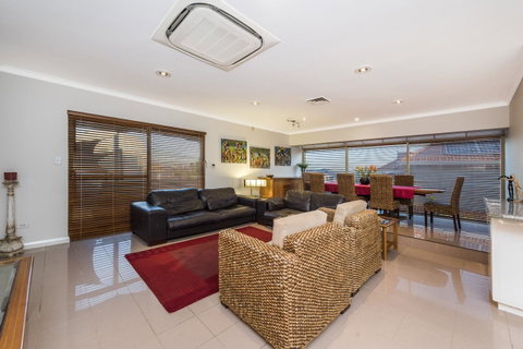 Perth Luxury Accommodation - Dalby Accommodation 21
