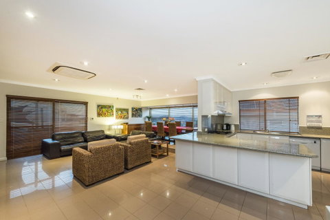 Perth Luxury Accommodation - Dalby Accommodation 37