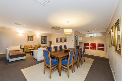 Perth Luxury Accommodation - Dalby Accommodation 24