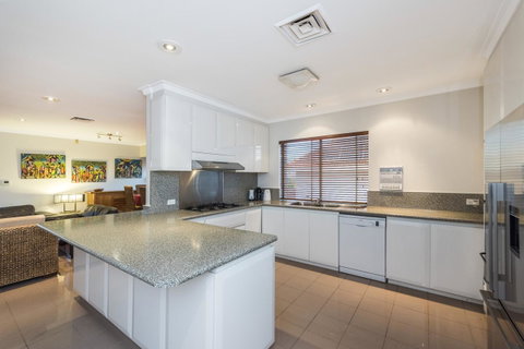 Perth Luxury Accommodation - Dalby Accommodation 38