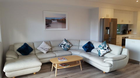 Cape Villas - Dalby Accommodation 8