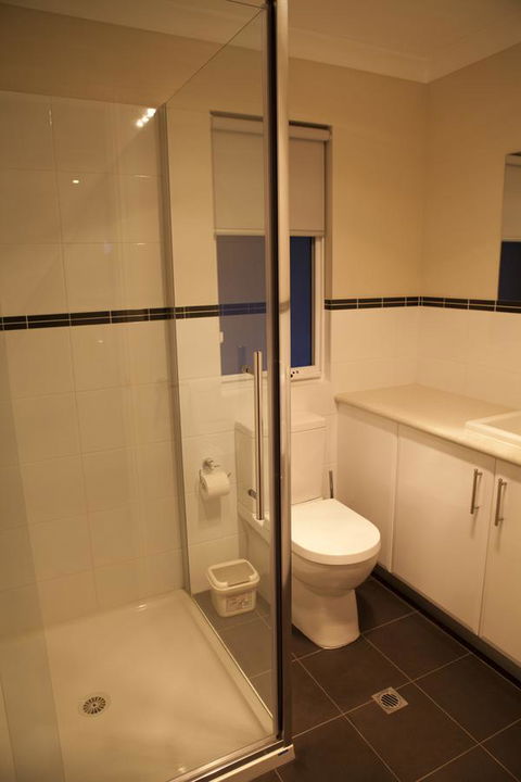 Cape Villas - Dalby Accommodation 27