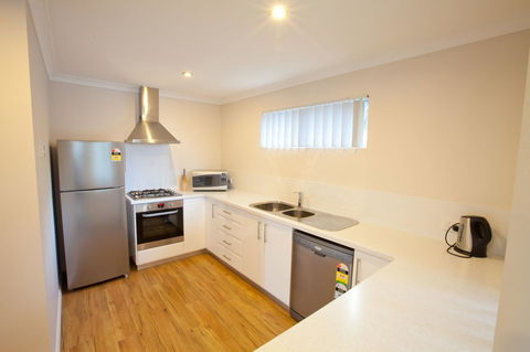 Cape Villas - Dalby Accommodation 19