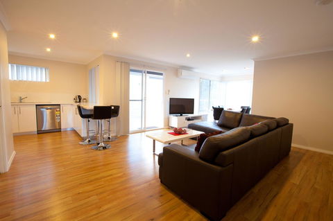 Cape Villas - Dalby Accommodation 20