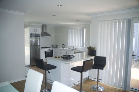 Cape Villas - Dalby Accommodation 4