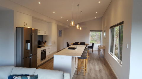Cape Villas - Dalby Accommodation 9