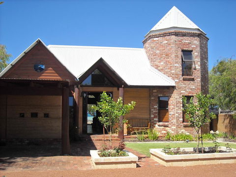 Beach House Dunsborough - Dalby Accommodation 13
