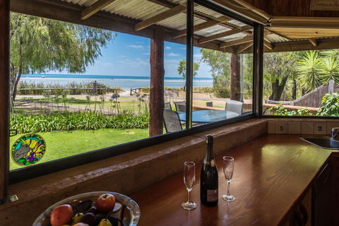 Beach House Dunsborough - Dalby Accommodation 5