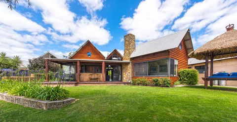 Beach House Dunsborough - Dalby Accommodation 23
