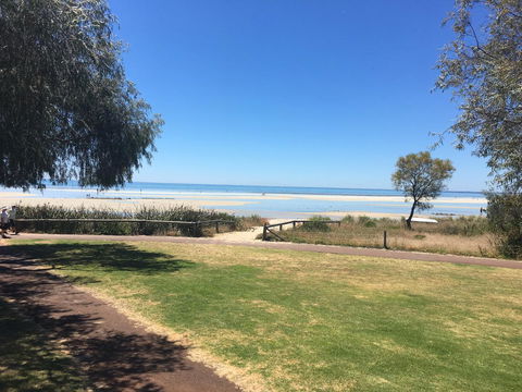 Beach House Dunsborough - Dalby Accommodation 21