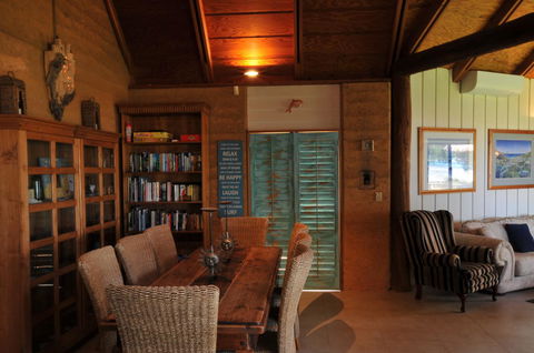 Beach House Dunsborough - Dalby Accommodation 14