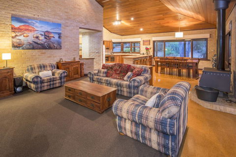 53 Martina Drive - Dalby Accommodation 15