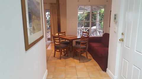 Two Sisters Chalets - Dalby Accommodation 4