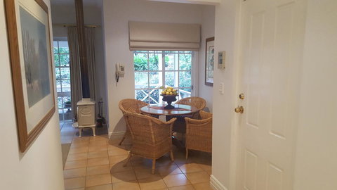 Two Sisters Chalets - Dalby Accommodation 9