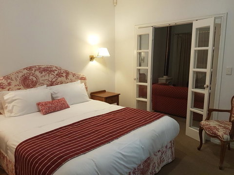 Two Sisters Chalets - Dalby Accommodation 8