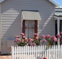 Bluebird Cottage - Dalby Accommodation