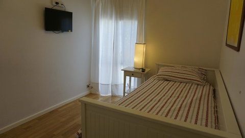 Relax, Bright & Airy Garden Villa - Dalby Accommodation 41
