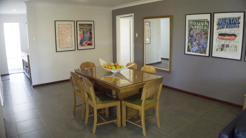 Relax, Bright & Airy Garden Villa - Dalby Accommodation 16