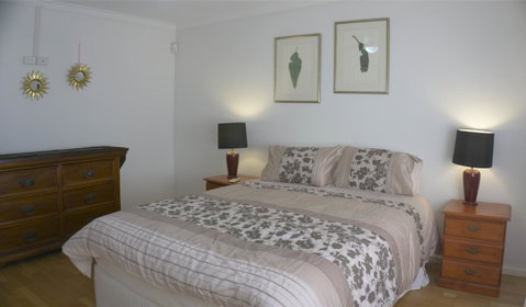 Relax, Bright & Airy Garden Villa - Dalby Accommodation 4