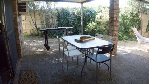 Relax, Bright & Airy Garden Villa - Dalby Accommodation 28