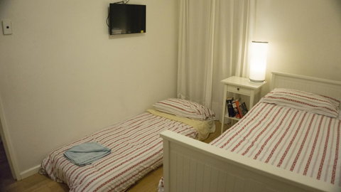 Relax, Bright & Airy Garden Villa - Dalby Accommodation 10