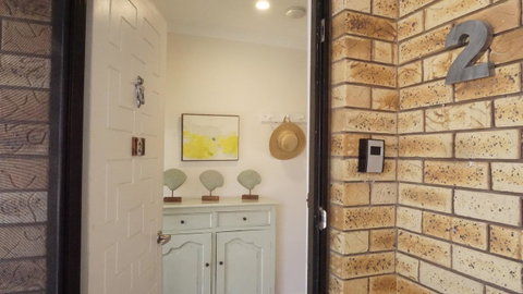 Relax, Bright & Airy Garden Villa - Dalby Accommodation 14