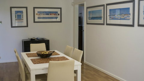 Relax, Bright & Airy Garden Villa - Dalby Accommodation 6