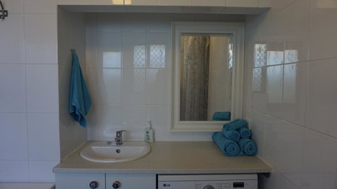 Relax, Bright & Airy Garden Villa - Dalby Accommodation 42