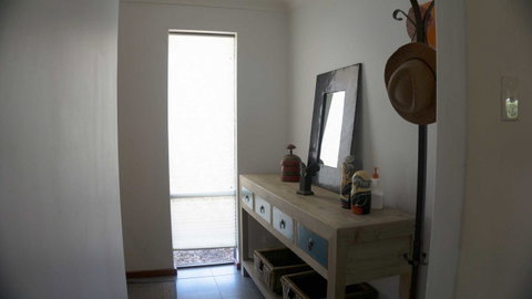 Relax, Bright & Airy Garden Villa - Dalby Accommodation 21