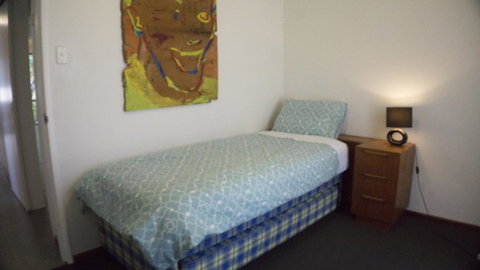 Relax, Bright & Airy Garden Villa - Dalby Accommodation 19