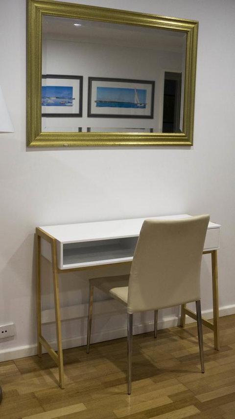 Relax, Bright & Airy Garden Villa - Dalby Accommodation 2