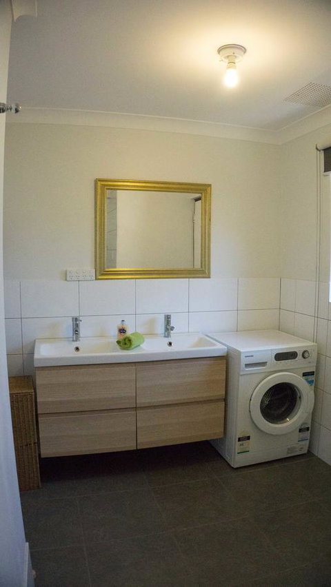 Relax, Bright & Airy Garden Villa - Dalby Accommodation 23