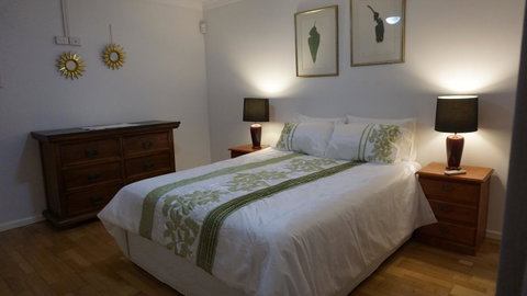 Relax, Bright & Airy Garden Villa - Dalby Accommodation 39